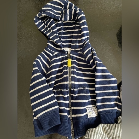 Carters Boy 6 Month Hoodie Lot - Picture 3 of 7